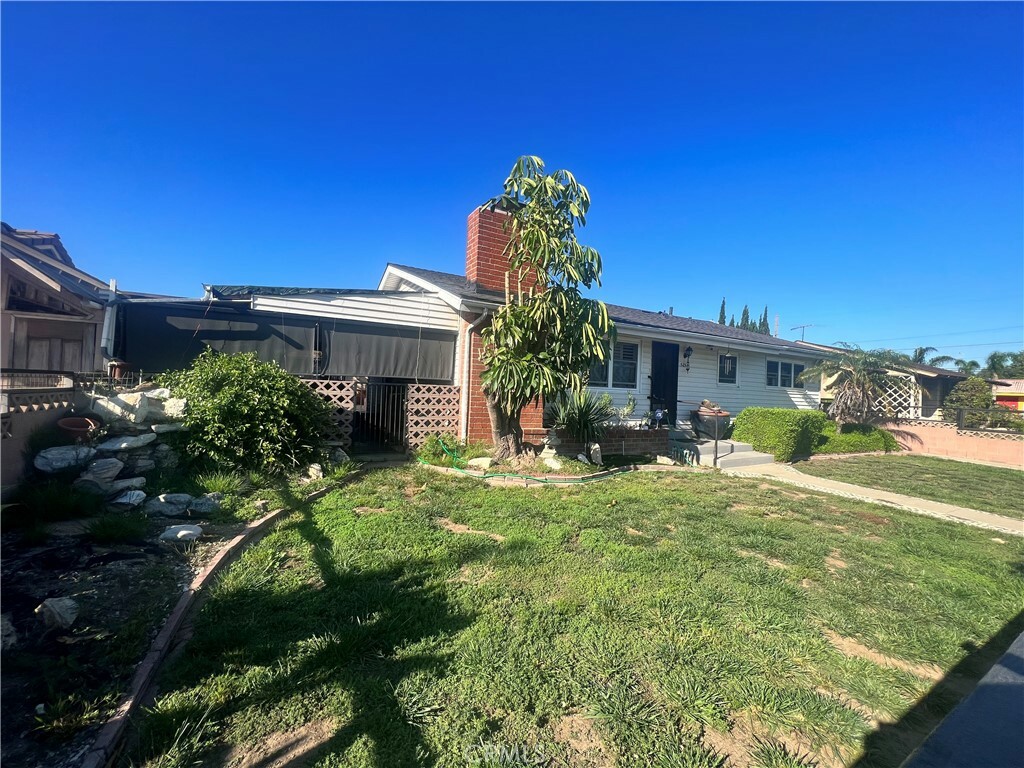 Property Photo:  525 W Alondra Boulevard  CA 90248 