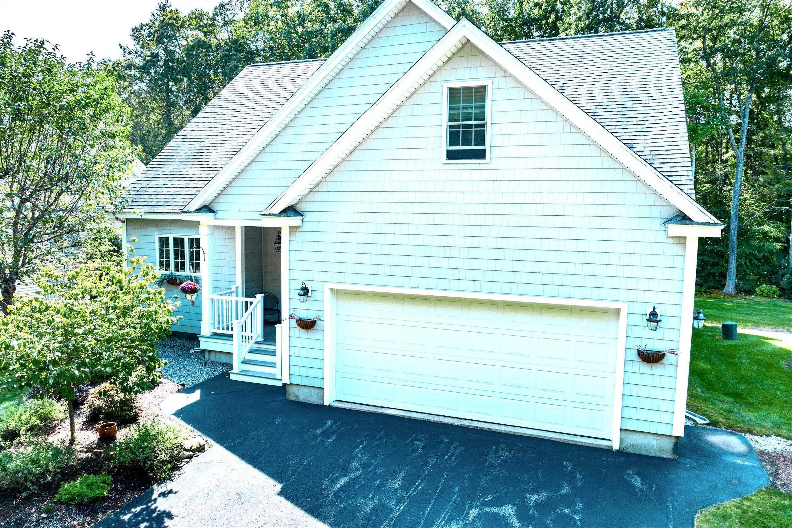 Property Photo:  6 Vineyard Drive  NH 03885 