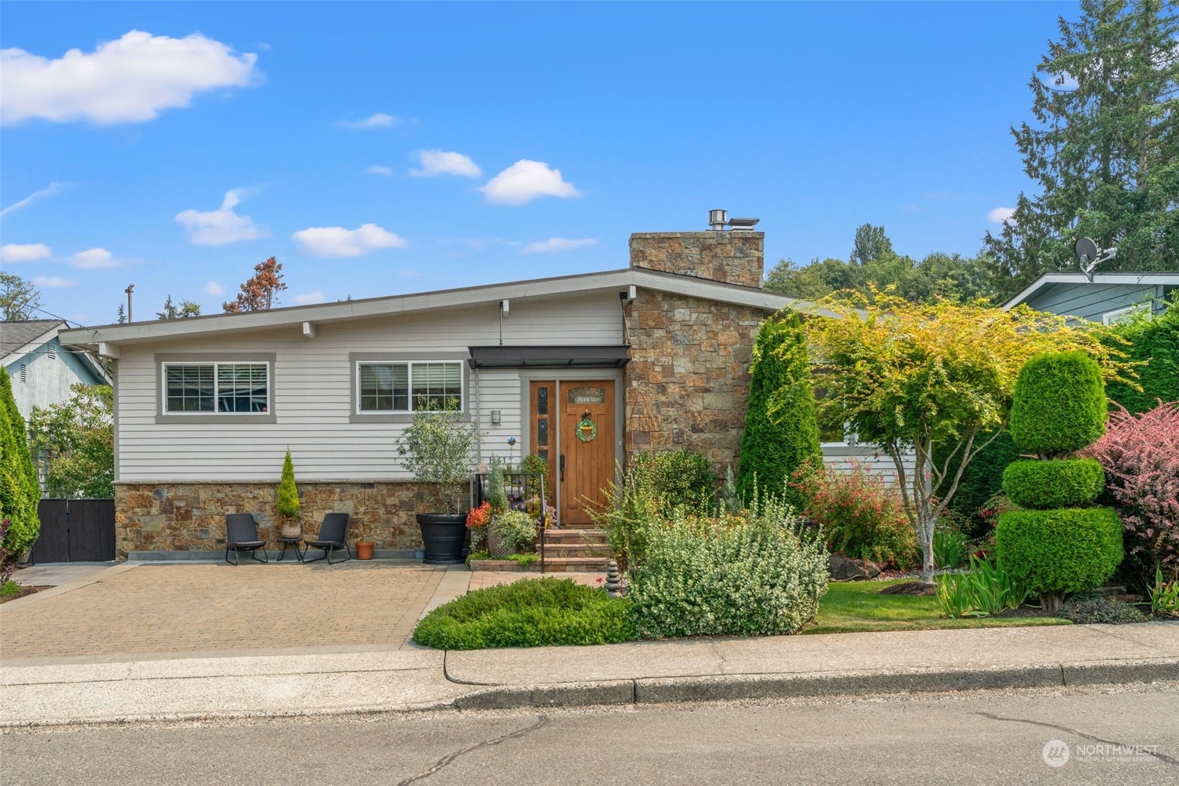 Property Photo:  1141 A Avenue S  WA 98020 