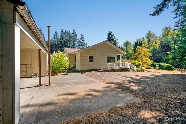 Property Photo:  2640  Haynie Road  WA 98240 