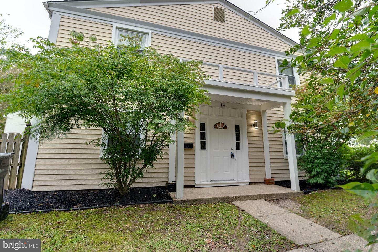 Property Photo:  14 Radnor Court  NJ 08046 