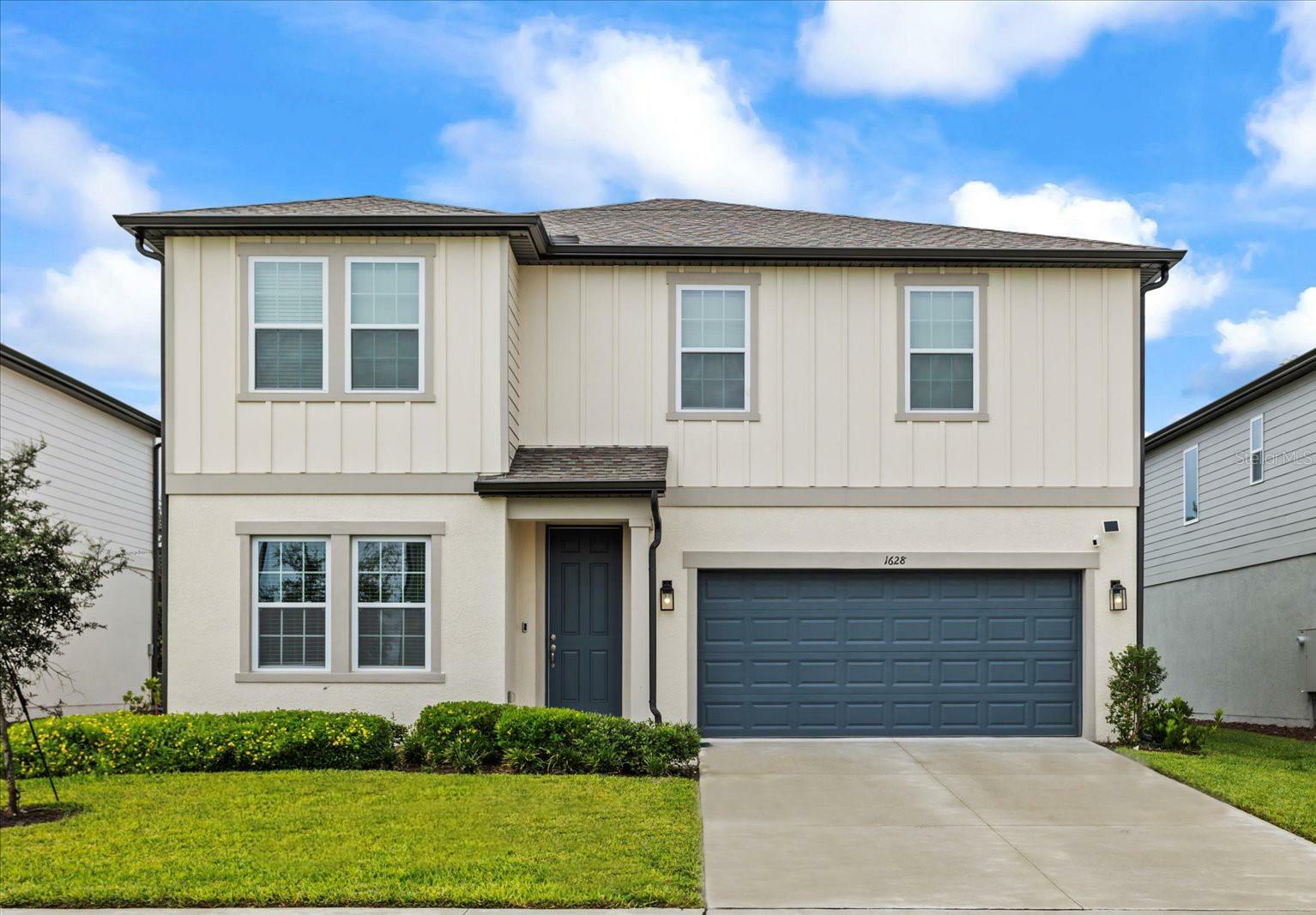 Property Photo: 1628 Hill Park Drive FL 32725