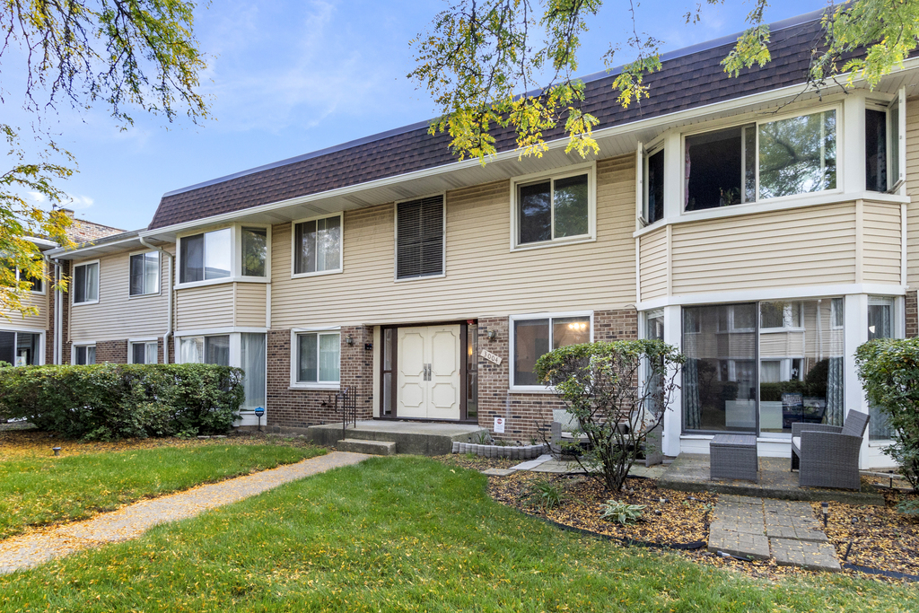 Property Photo: 3004 Roberts Drive 1 IL 60517