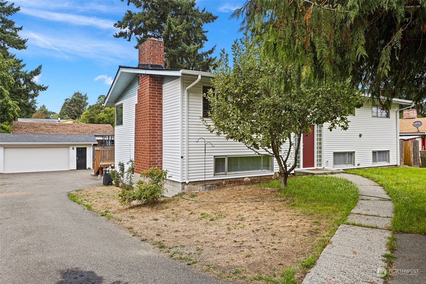 Property Photo: 11441 10th Avenue SW WA 98146