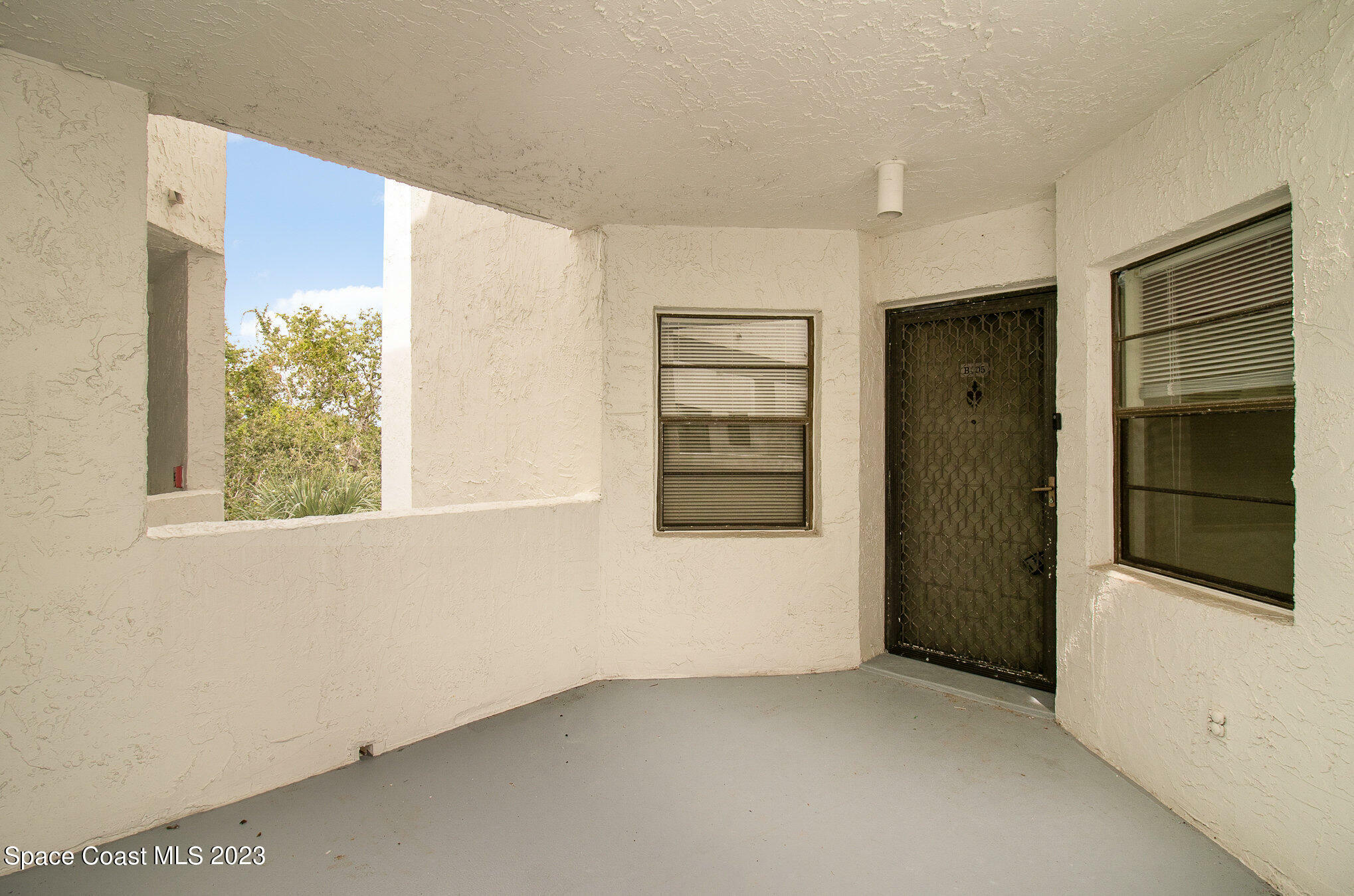 Property Photo:  5055 Dixie Highway NE  FL 32905 