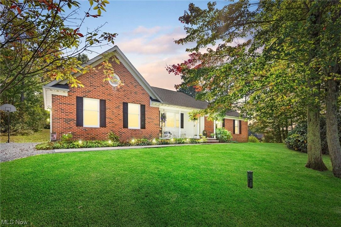 Property Photo:  12095 Burlington Glen Drive  OH 44024 