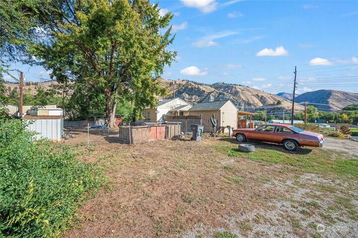 Property Photo: 5890 Evergreen Drive WA 98815
