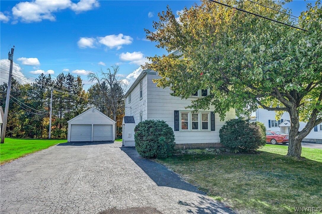 Property Photo:  11 Knapp Road  NY 14001 