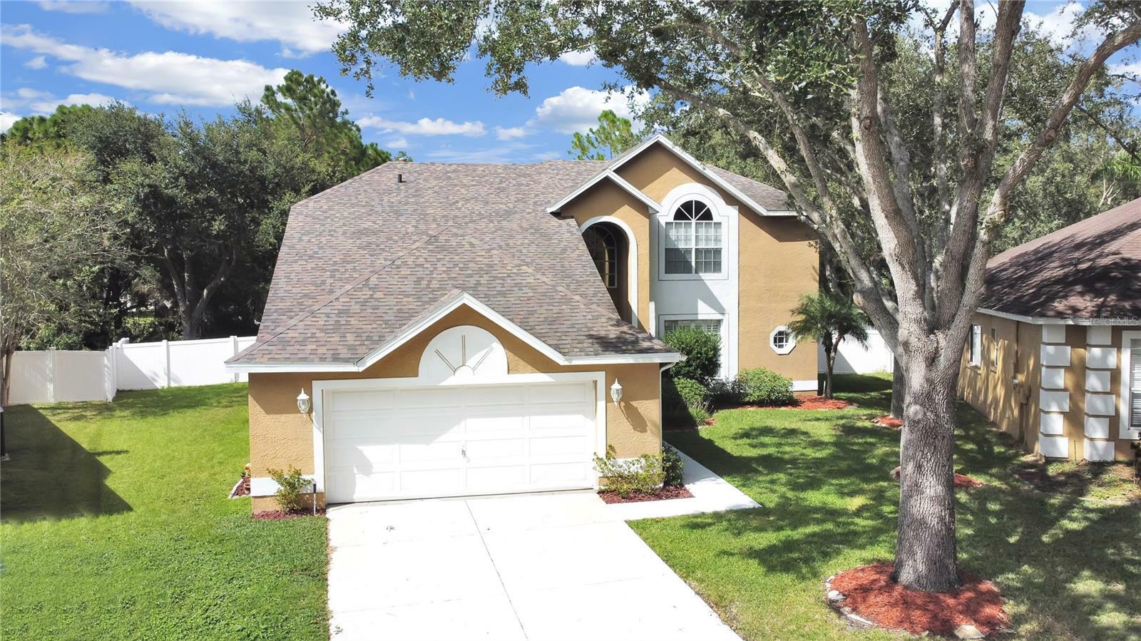 Property Photo:  8502 Goldfinch Court  FL 33647 