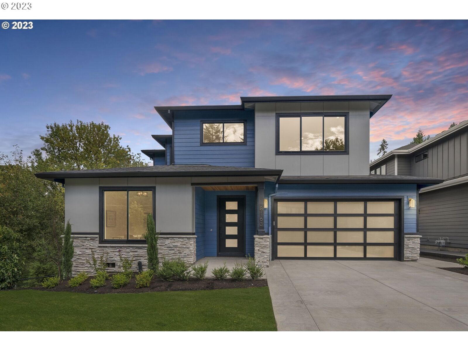 Property Photo:  8163 SW Cedarcrest St  OR 97223 