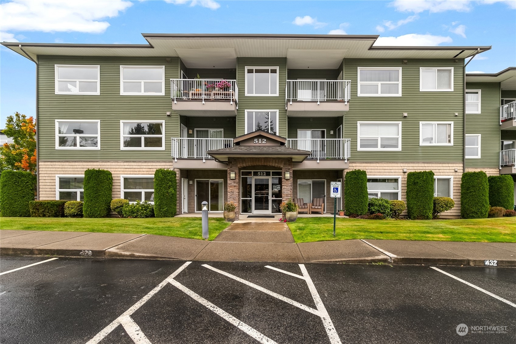 Property Photo: 512 Darby Drive 102 WA 98226