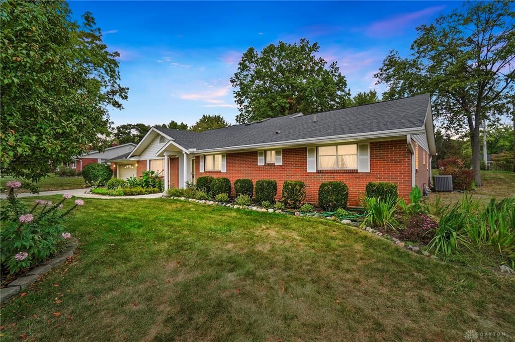 Property Photo:  1254 De Quincy Drive  OH 45434 