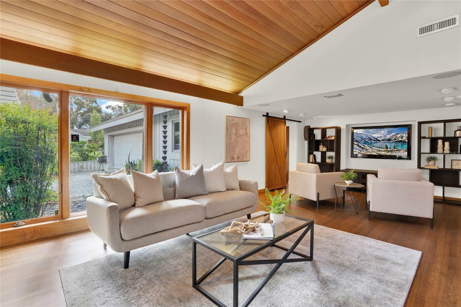 Property Photo: 413 Balmoral Rd FL 32789