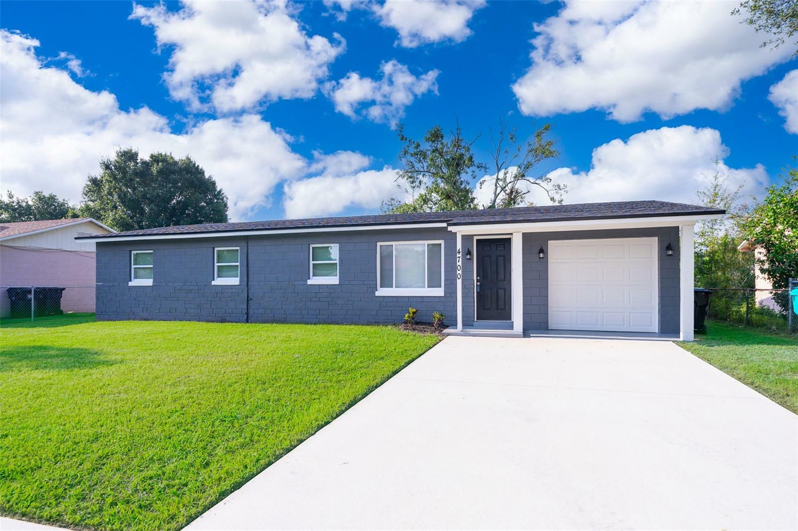 Property Photo: 4700 Pleasant Valley Court FL 32811
