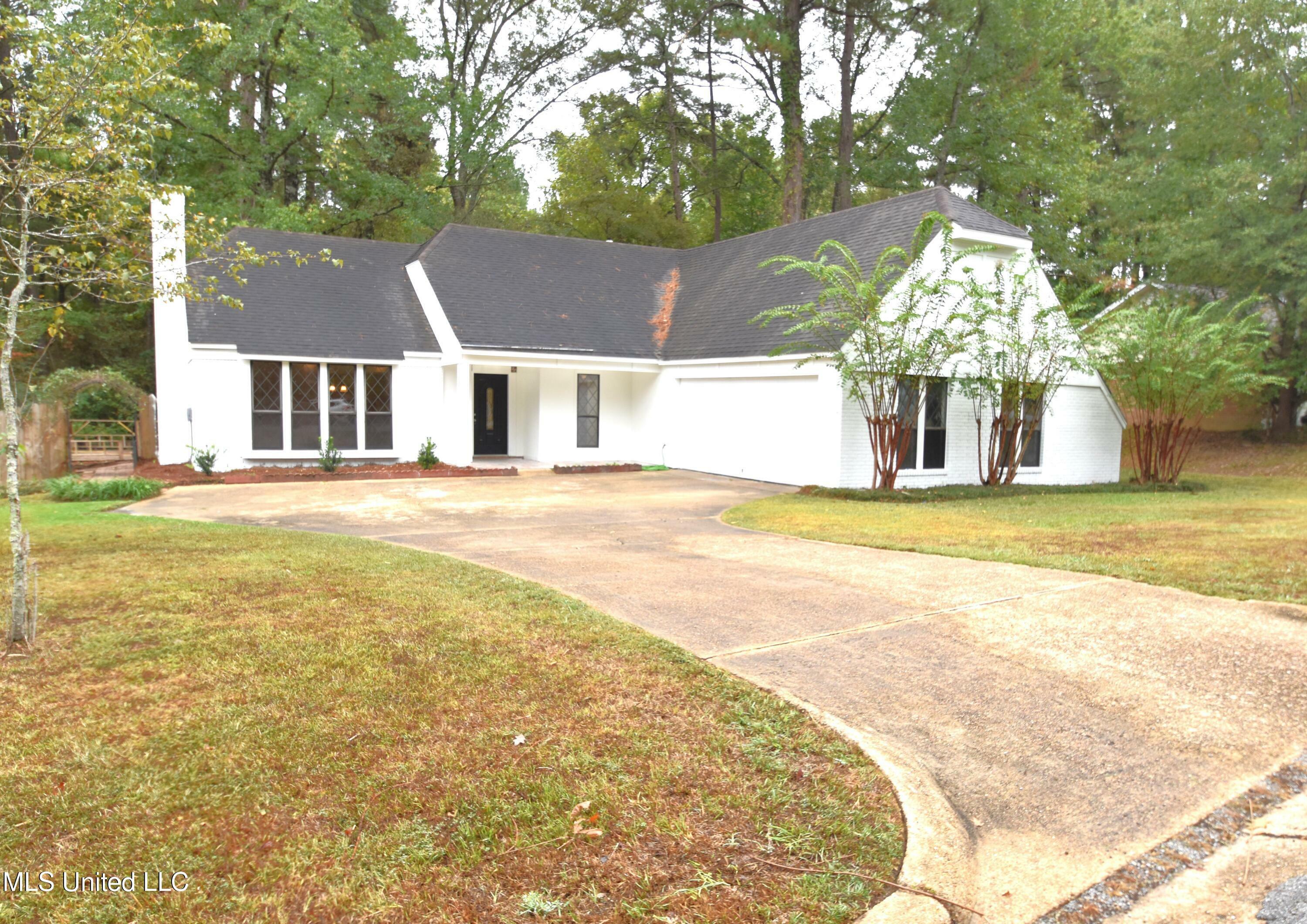 Property Photo:  719 Benwick Drive  MS 39047 