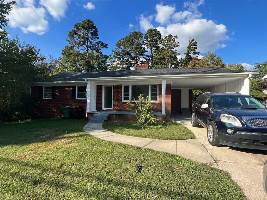 Property Photo:  2207 E Lexington Avenue  NC 27262 