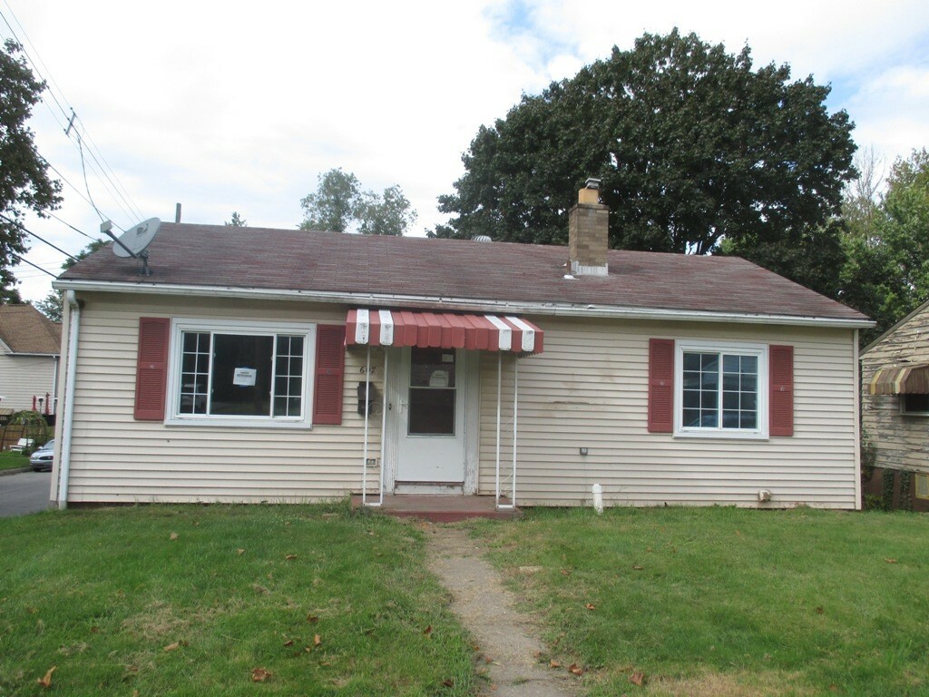 Property Photo:  607 Schiller St  PA 15005 