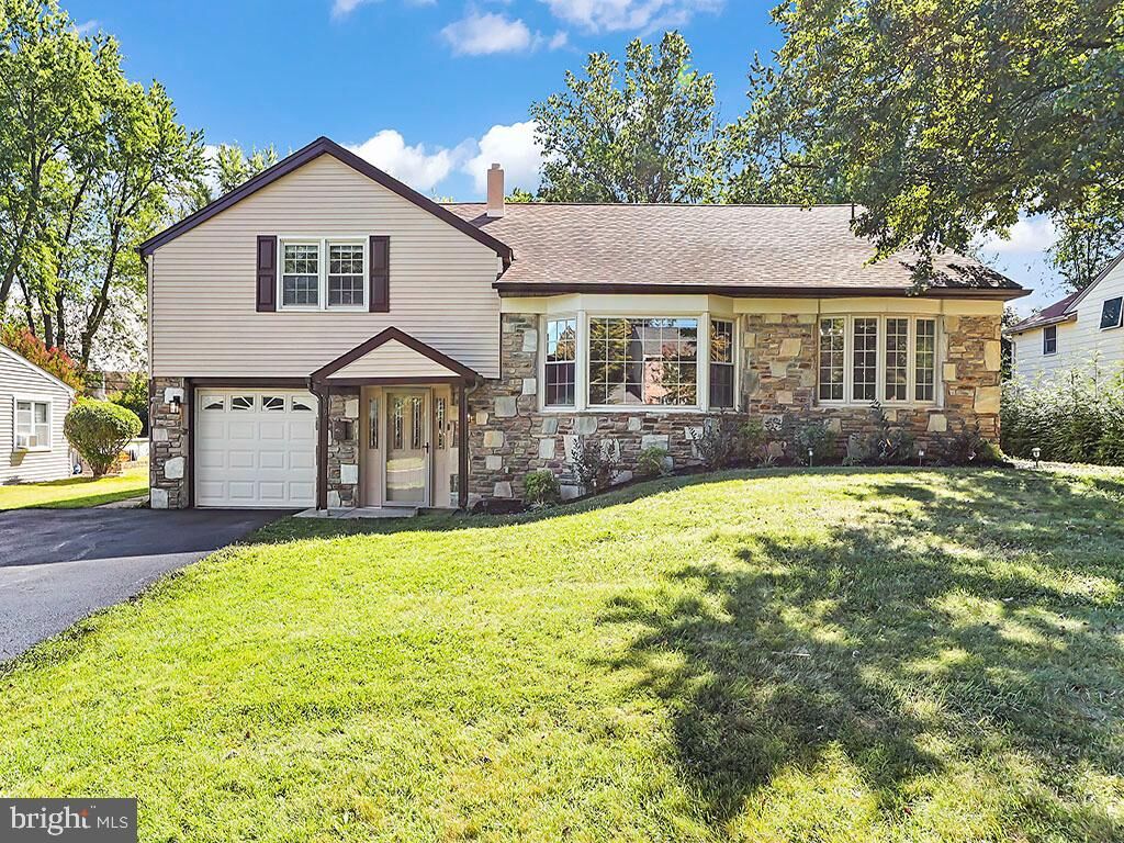 Property Photo: 699 Saint Davids Avenue PA 18974