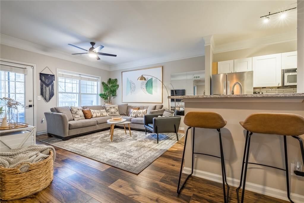 Property Photo: 2700 Pine Tree Road NE 2216 GA 30324