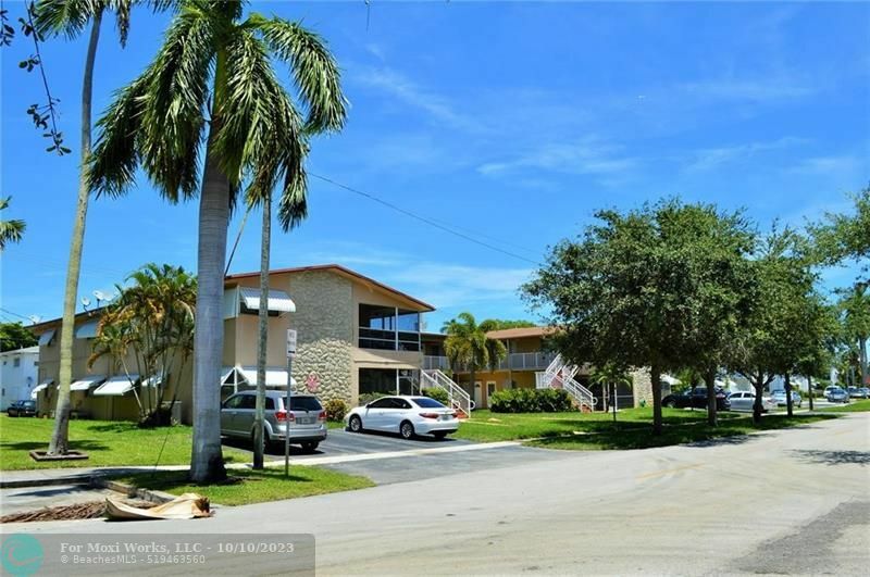 411 S Crescent Dr 201  Hollywood FL 33021 photo