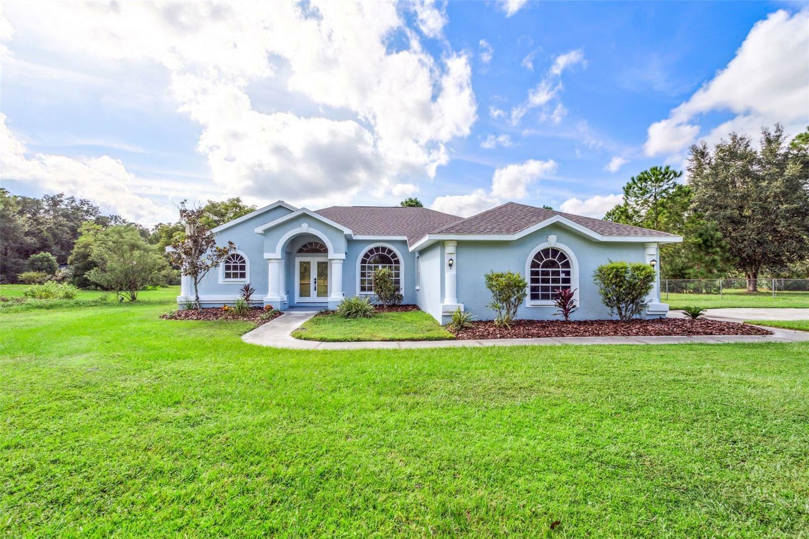 Property Photo:  7423 Pommel Place  FL 33541 