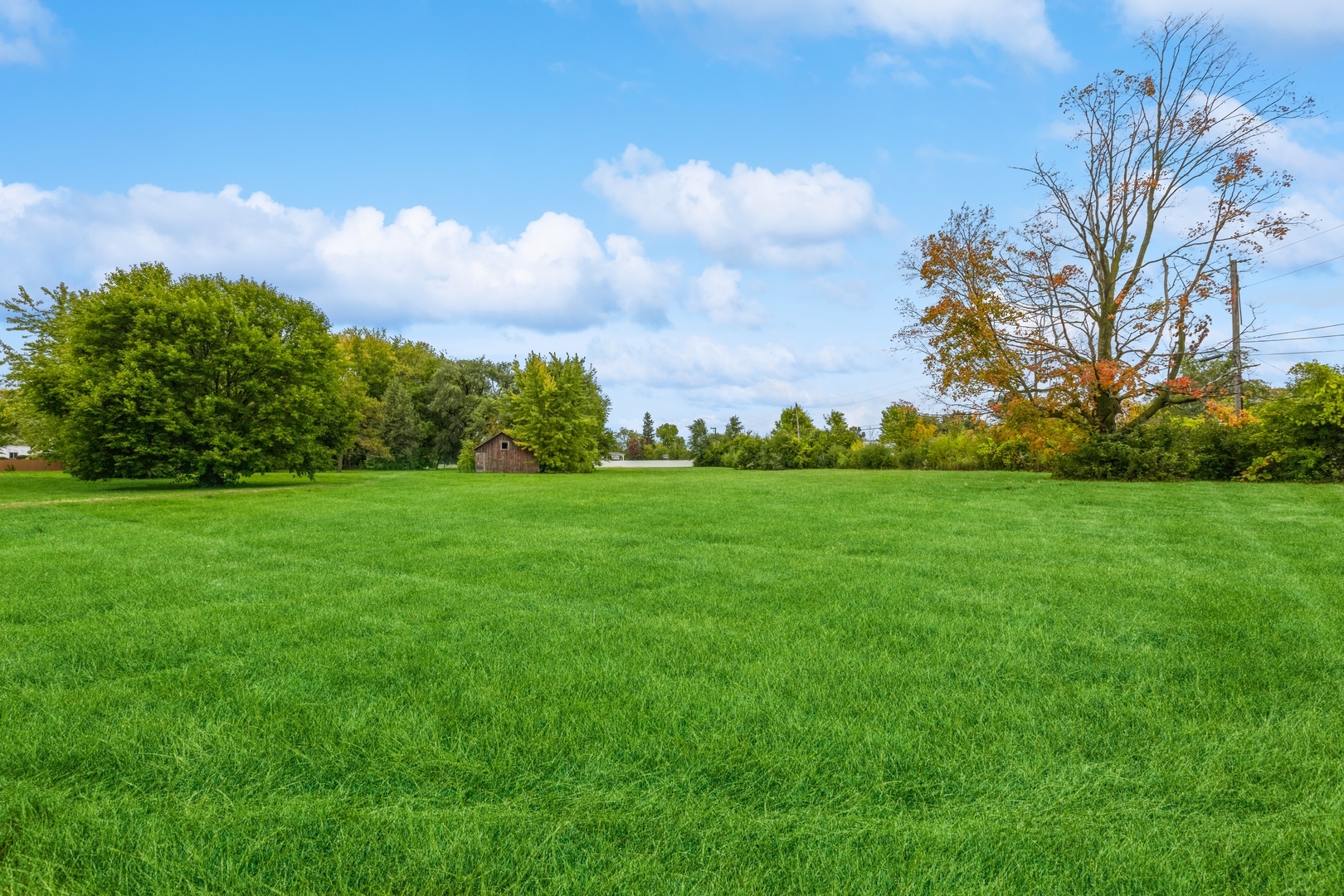 Property Photo:  1826 N Farnsworth Avenue  IL 60505 