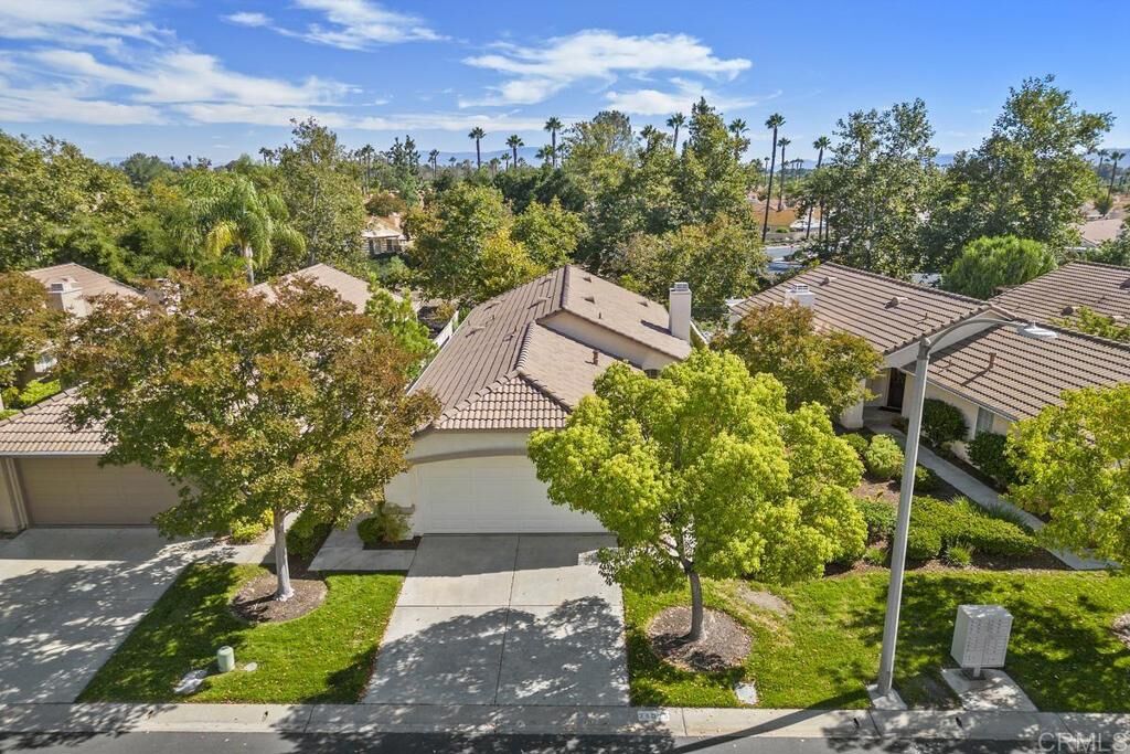 Property Photo:  24025 Via Astuto  CA 92562 