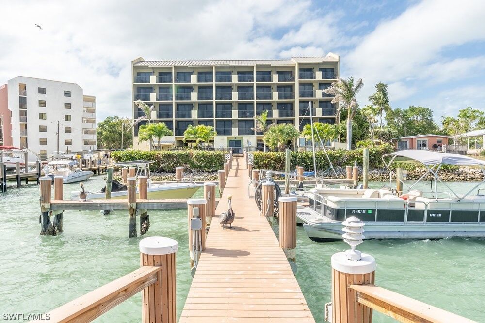 Property Photo:  10 Tampa Place 303  FL 34145 
