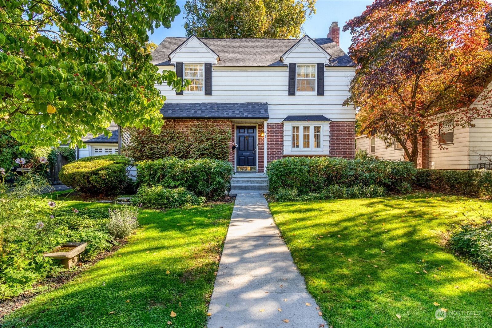 Property Photo: 51 S Division WA 99362