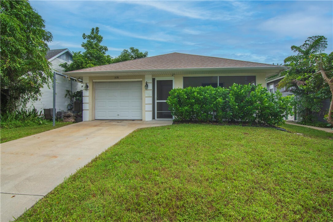 Property Photo:  1636 4th Avenue SW  FL 32962 