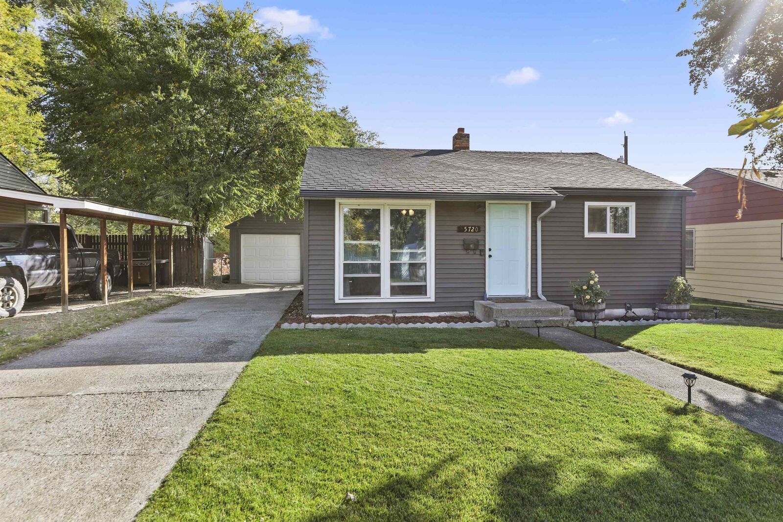 Property Photo:  5720 N Loma Dr  WA 99205 