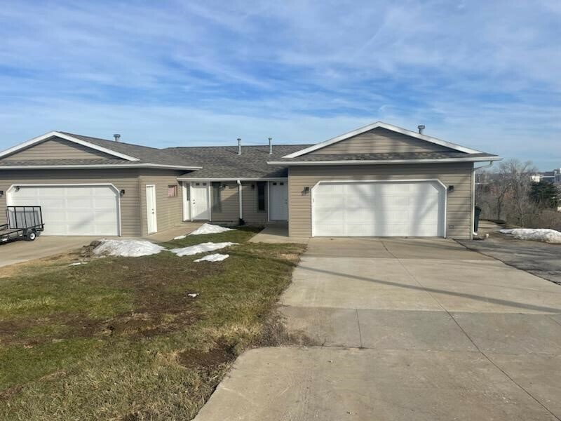 Property Photo:  1651/1657 16th St NW  IA 52405 