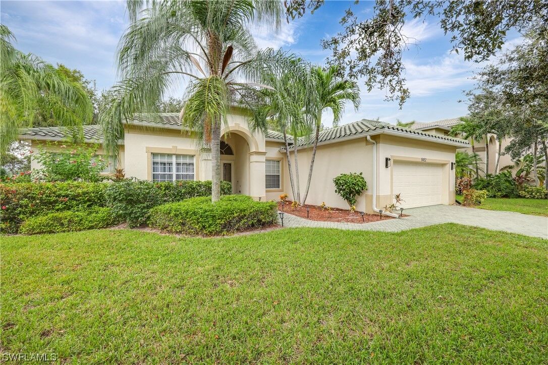 Property Photo: 8452 Laurel Lakes Boulevard FL 34119