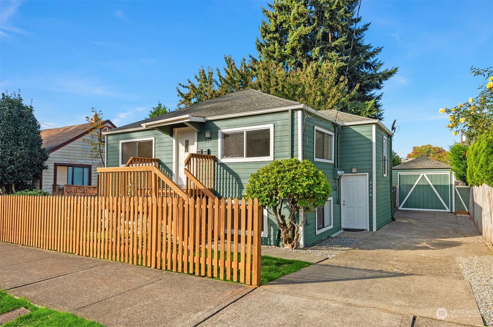 Property Photo:  517 Pelly Avenue N A&Ampb  WA 98057 