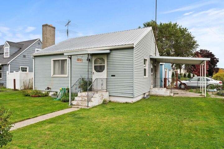 4106 N Crestline St  Spokane WA 99207 photo