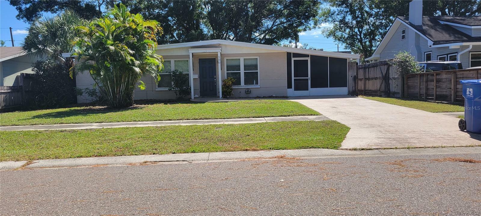 Property Photo:  500 80th Avenue N  FL 33702 