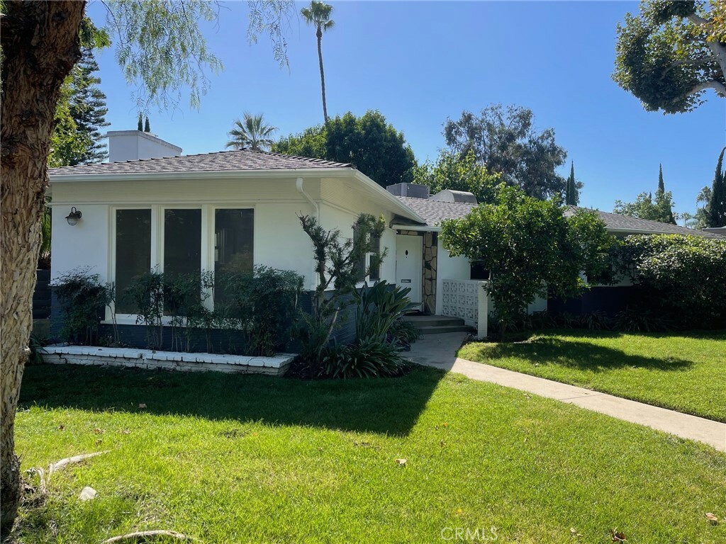 Property Photo:  12236 Califa Street  CA 91607 