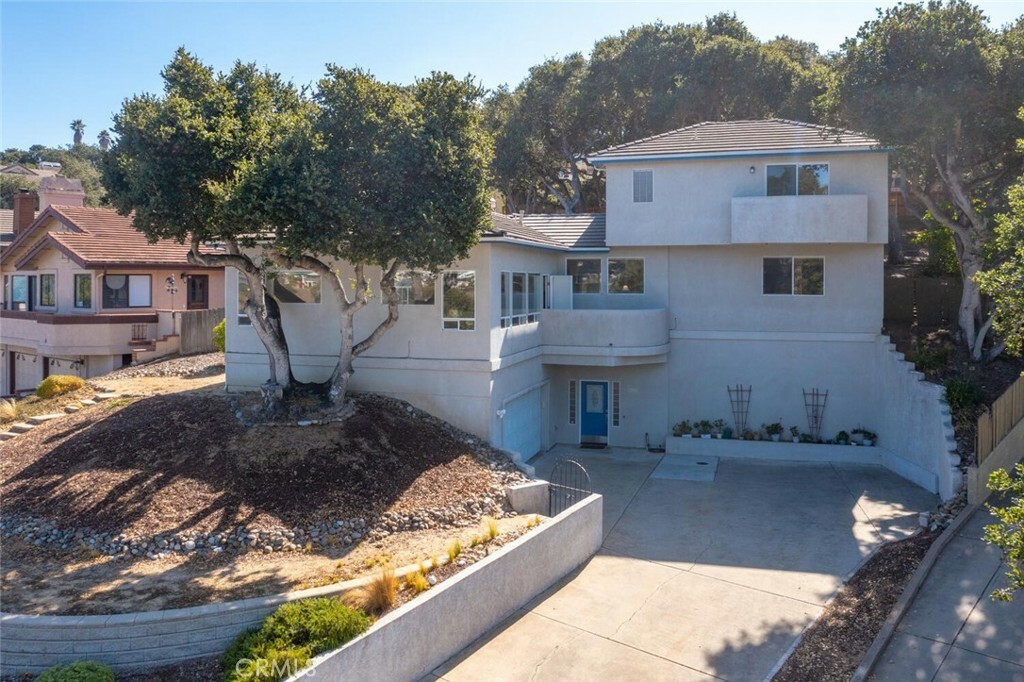 Property Photo:  932 Margarita Avenue  CA 93433 