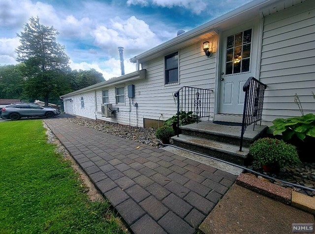 Property Photo:  918 East Lower Lake Road  NJ 07860 