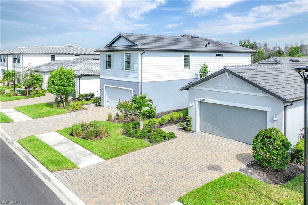 Property Photo:  2236 Yellowfin Cir  FL 34114 