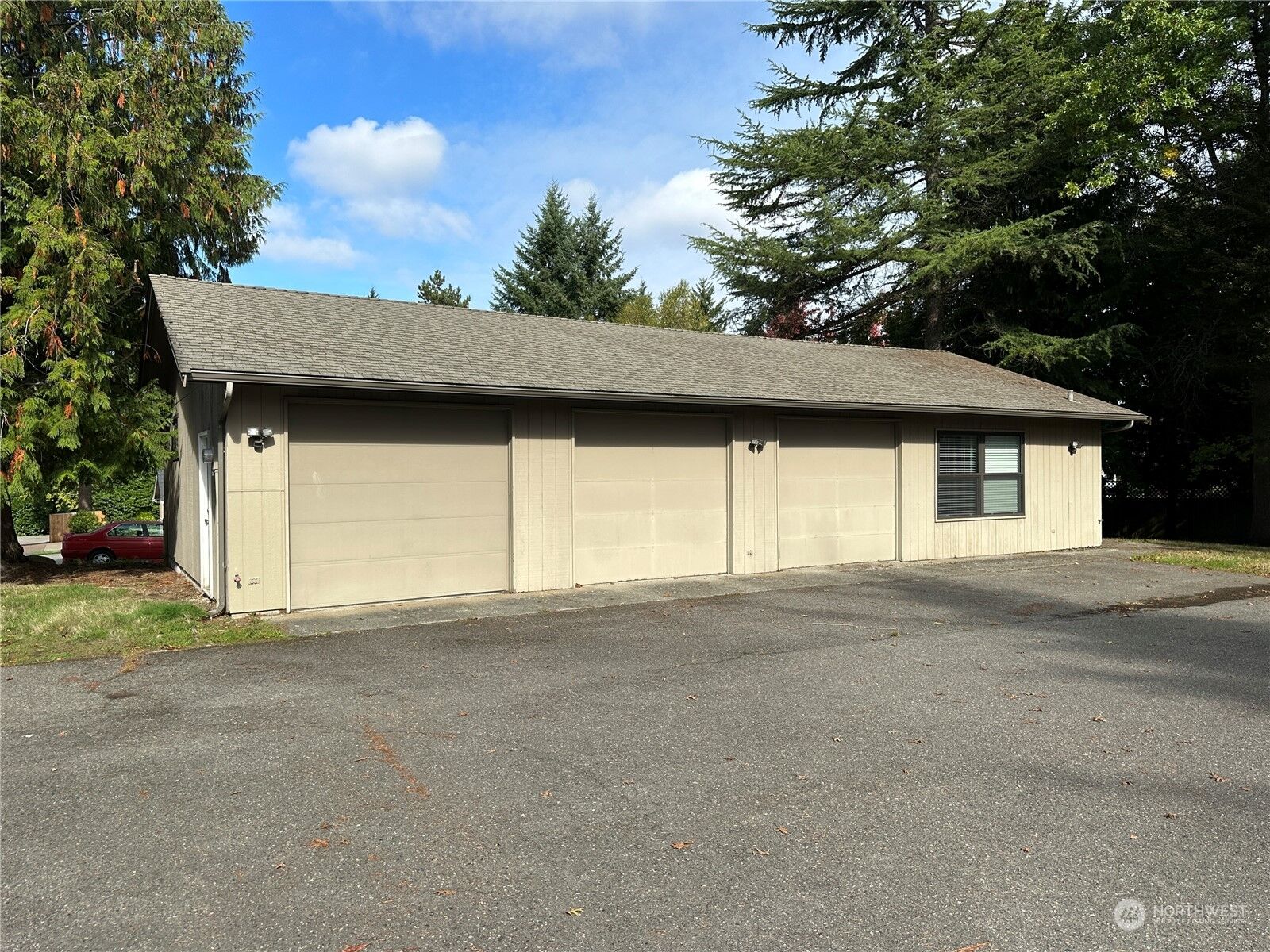 Property Photo: 13849 SE 10th Street WA 98005