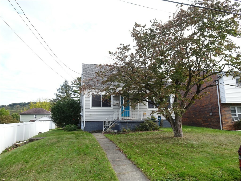 Property Photo:  704 S 7th St  PA 15697 