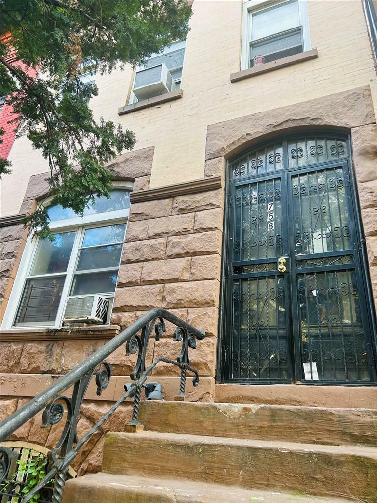 Property Photo:  758 Halsey Street  NY 11233 