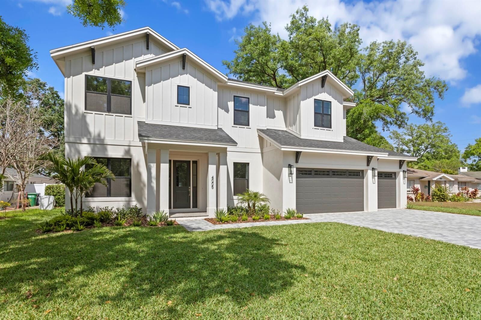 Property Photo: 4005 W San Rafael Street FL 33629