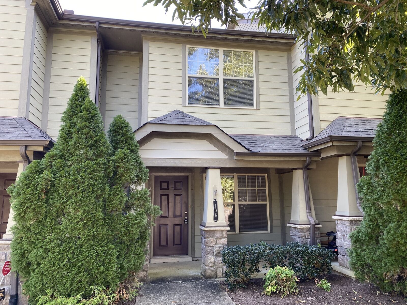 Property Photo: 105 4th Ave 406 TN 37130