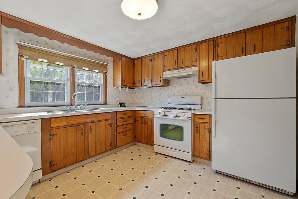 Property Photo:  66 Frye Road  MA 01844 