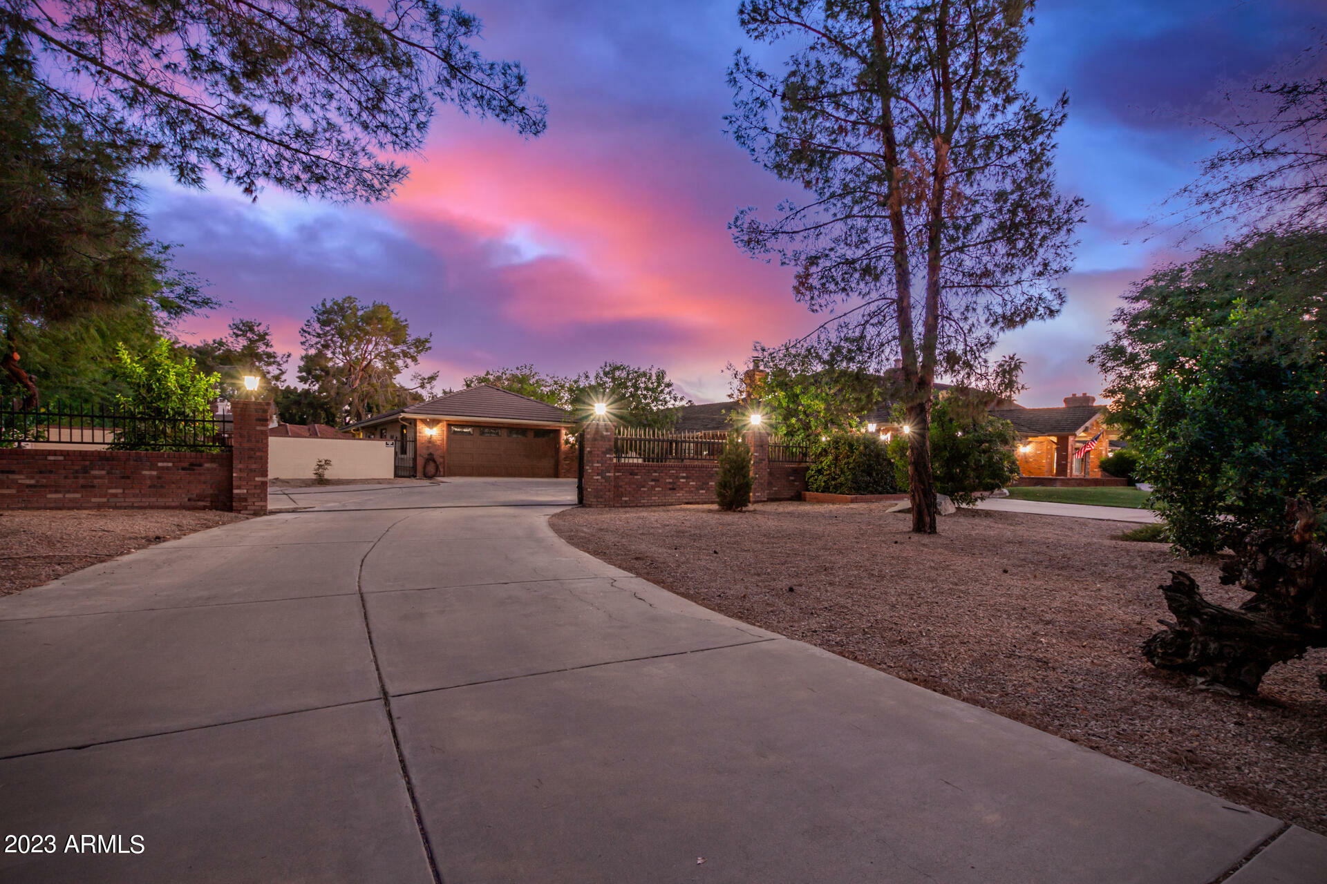 Property Photo: 641 E Houston Avenue AZ 85234