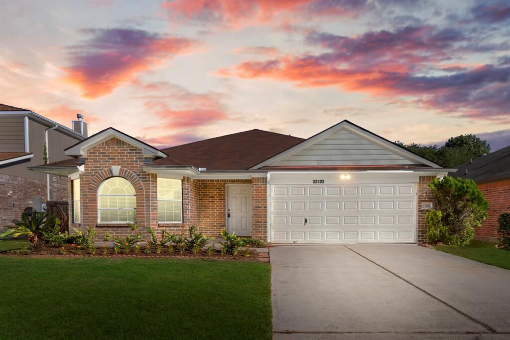 Property Photo: 32202 Annice Lane TX 77362