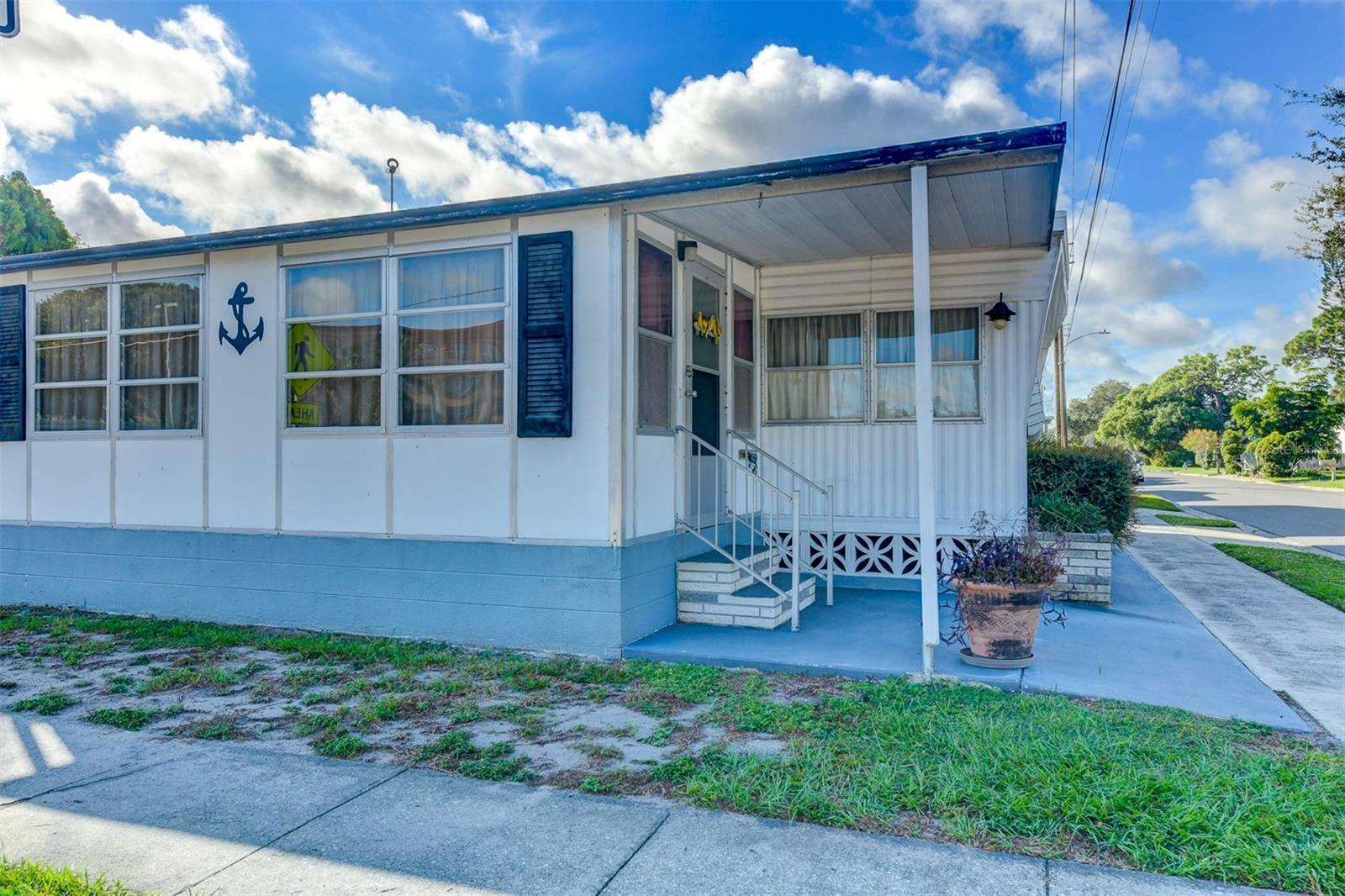 Property Photo:  2103 18th Street W  FL 34205 