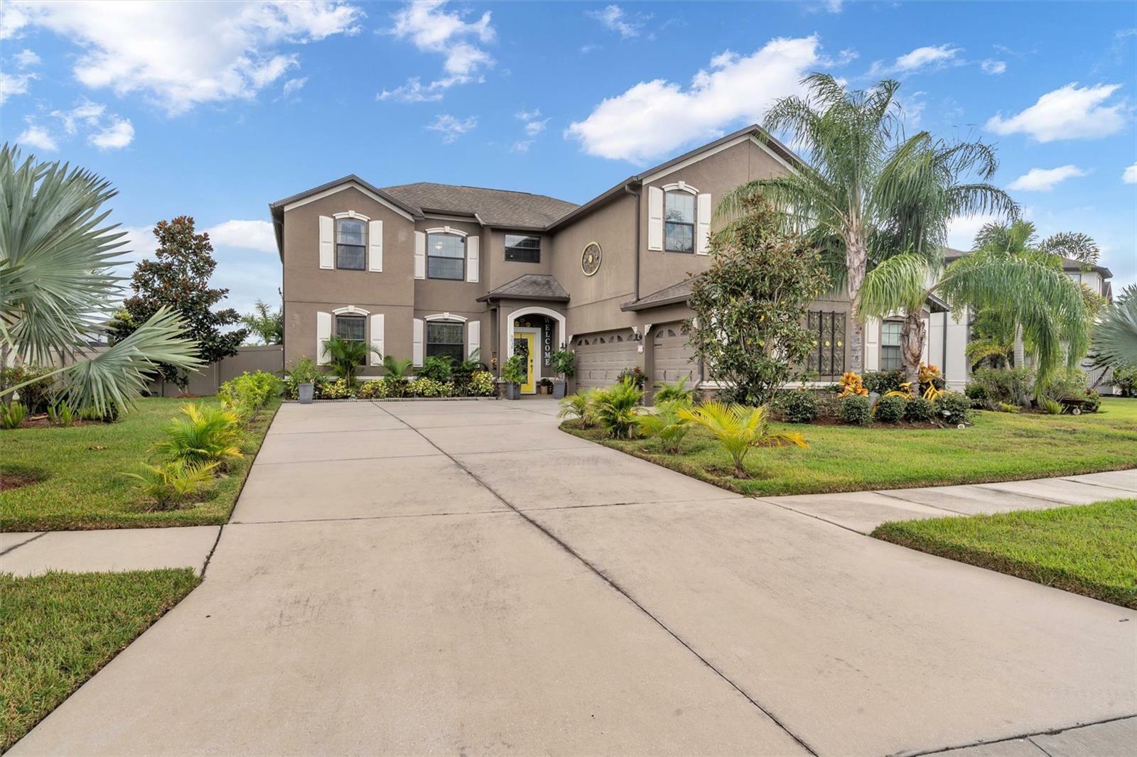 Property Photo:  5038 Ivory Stone Drive  FL 33598 